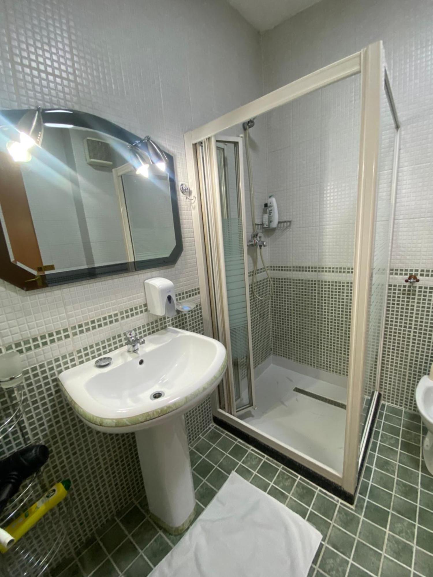 Rtsh Apartment Tirana Exteriör bild